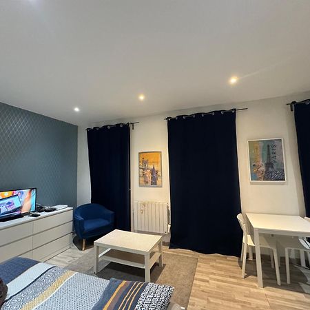 Appartement Proche Centre Ville, Gare Et Autoroute Melun Buitenkant foto