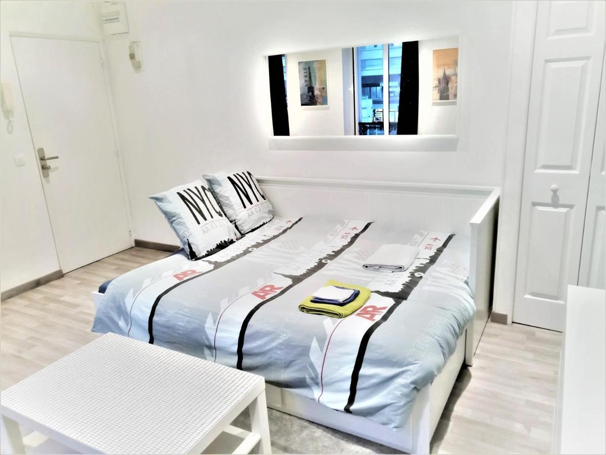 Appartement Proche Centre Ville, Gare Et Autoroute Melun Buitenkant foto