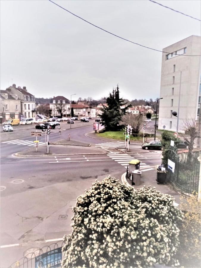 Appartement Proche Centre Ville, Gare Et Autoroute Melun Buitenkant foto