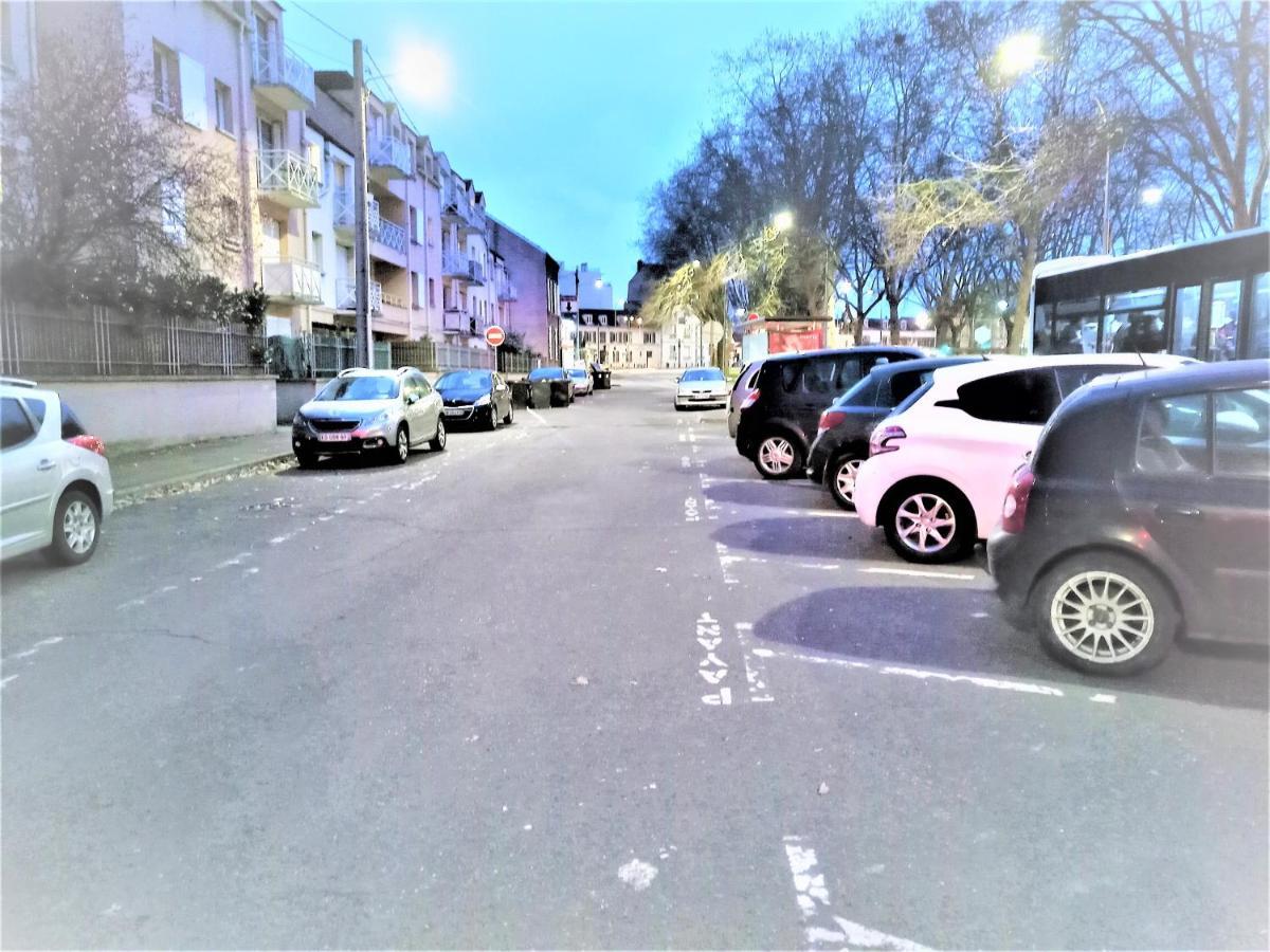 Appartement Proche Centre Ville, Gare Et Autoroute Melun Buitenkant foto