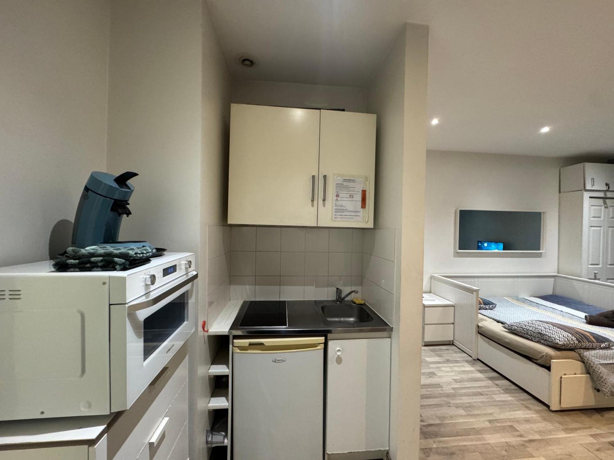 Appartement Proche Centre Ville, Gare Et Autoroute Melun Buitenkant foto