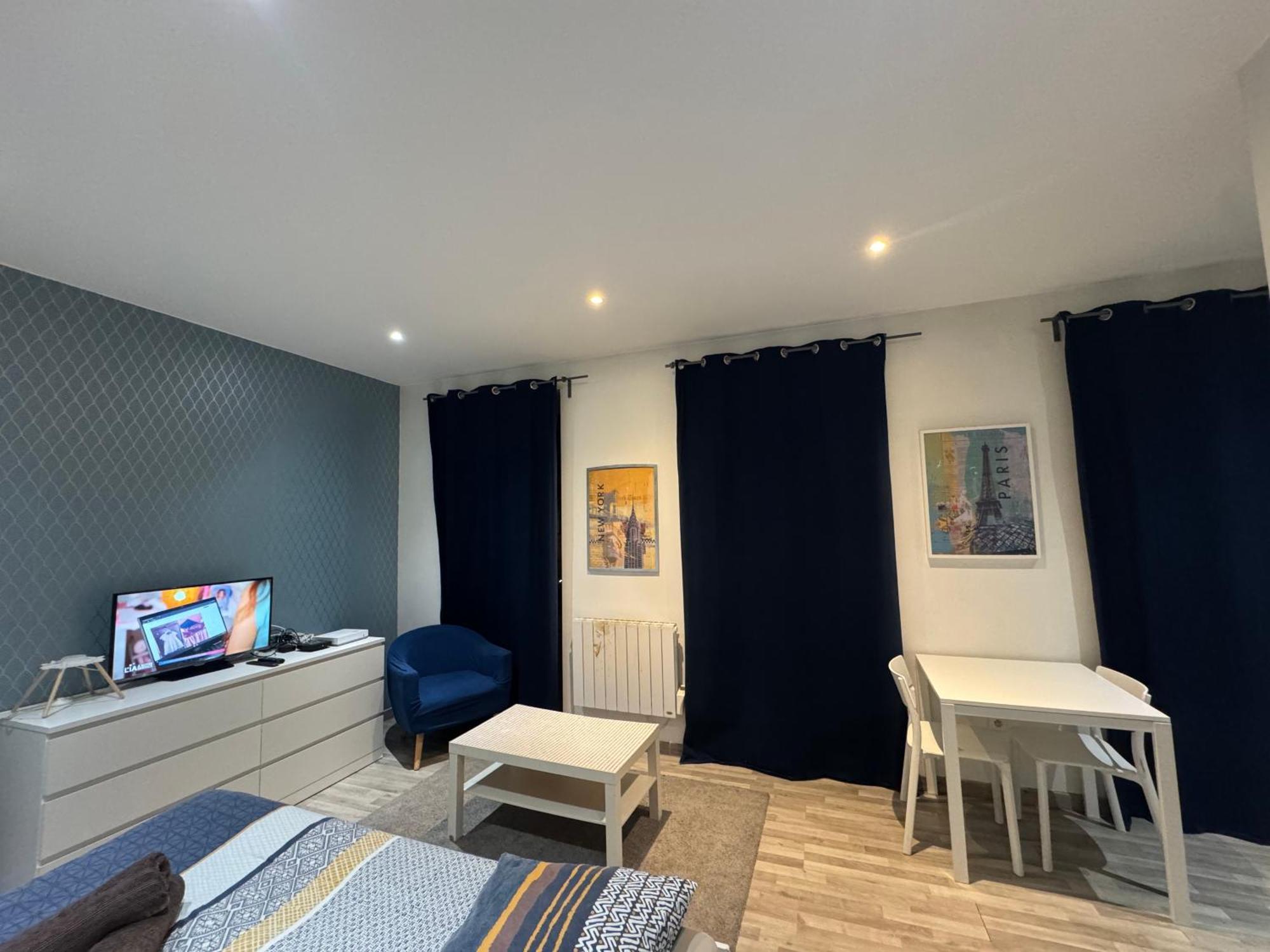 Appartement Proche Centre Ville, Gare Et Autoroute Melun Buitenkant foto