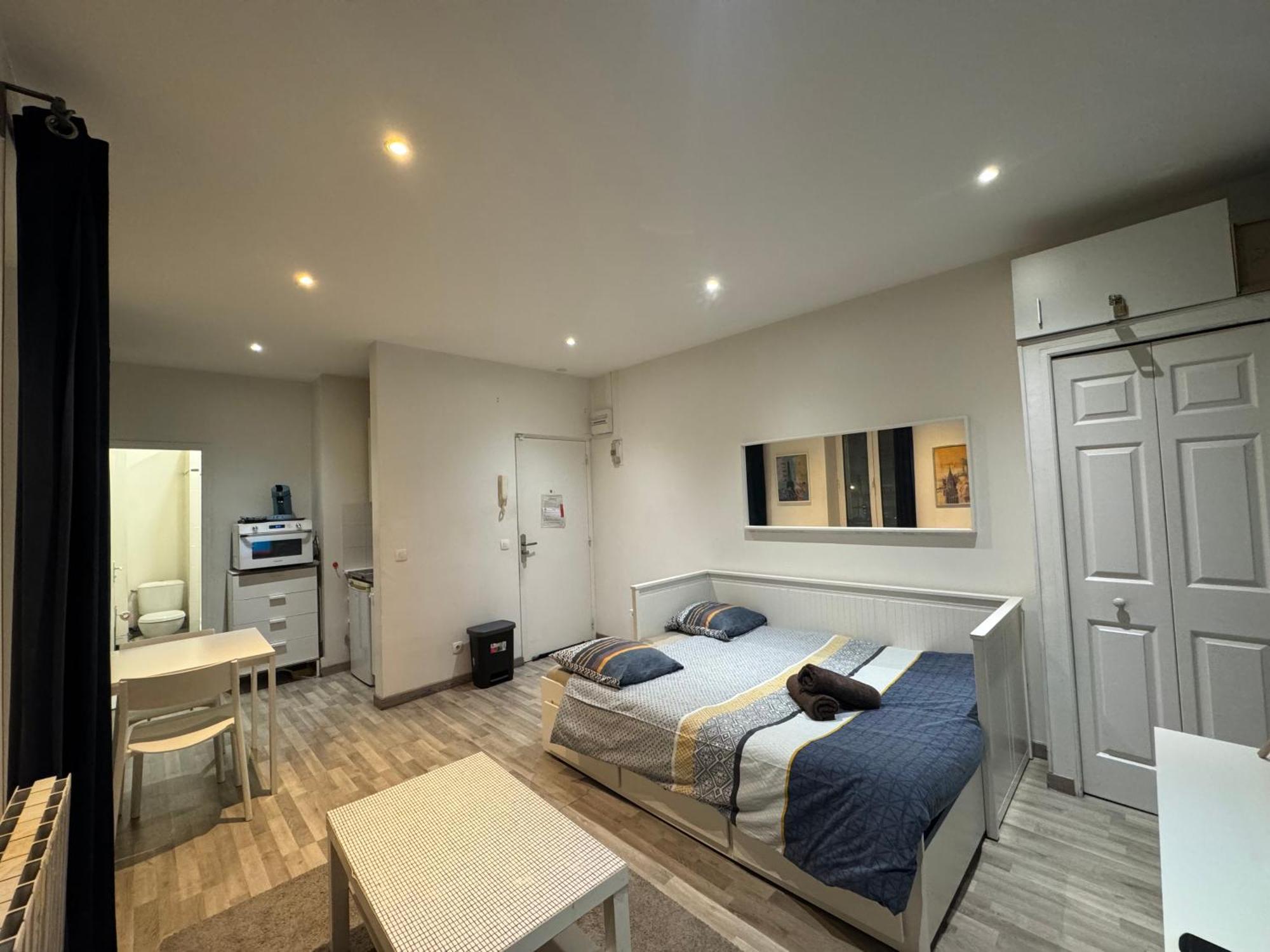 Appartement Proche Centre Ville, Gare Et Autoroute Melun Buitenkant foto