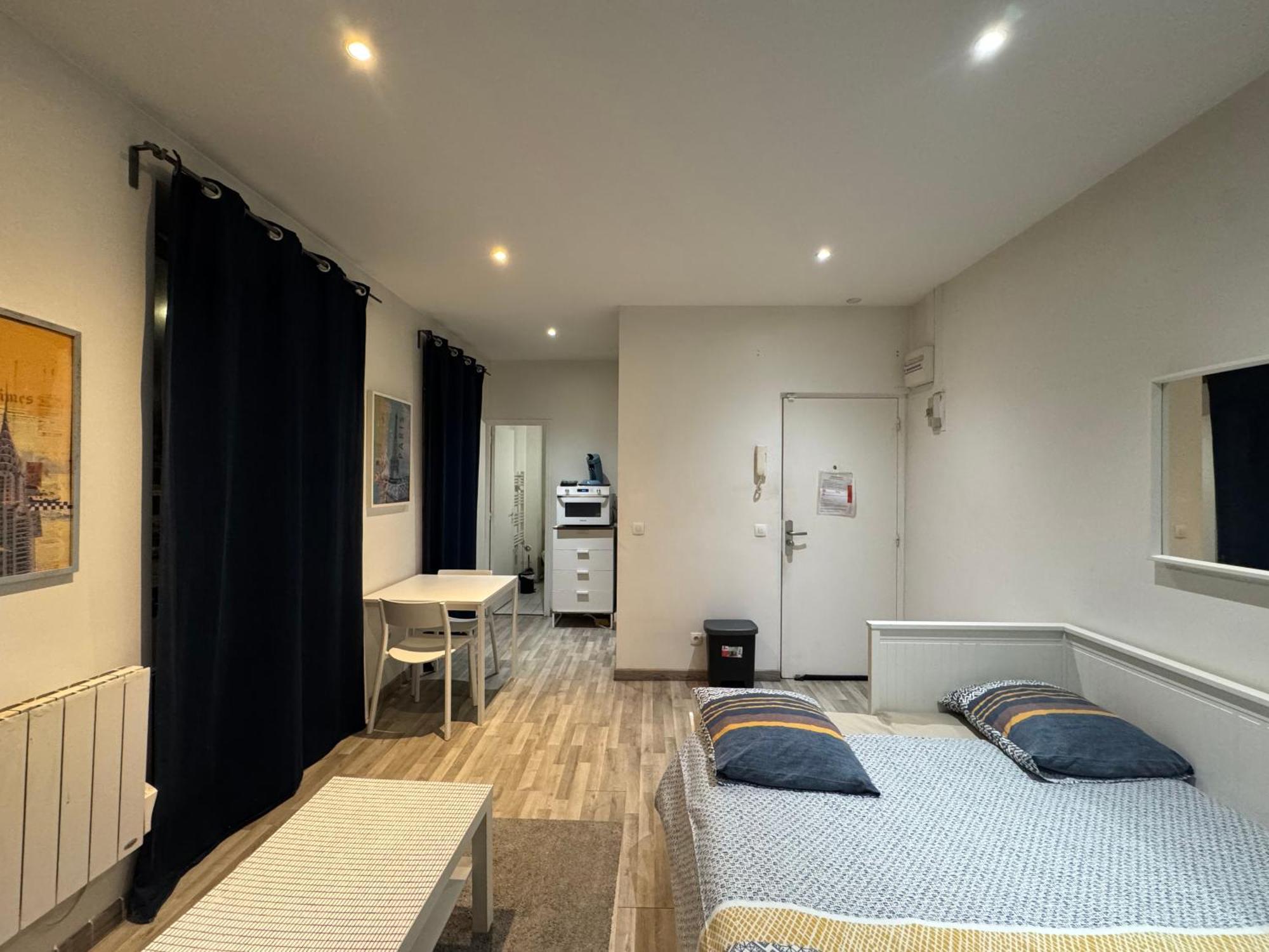 Appartement Proche Centre Ville, Gare Et Autoroute Melun Buitenkant foto
